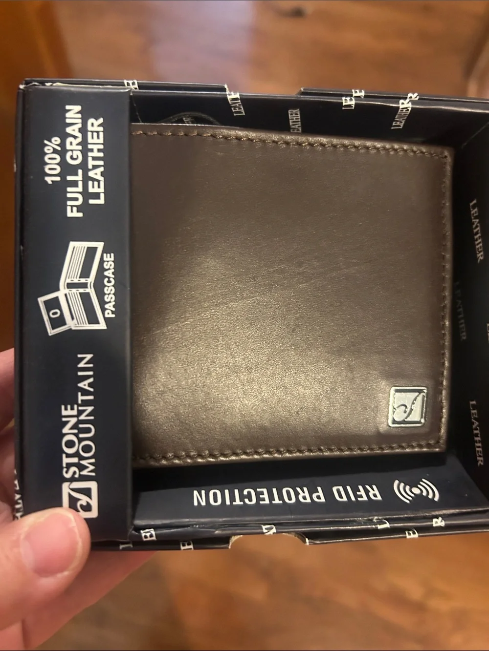 Stone Mountain Accessories Brown Leather Bifold Wallet with RFID